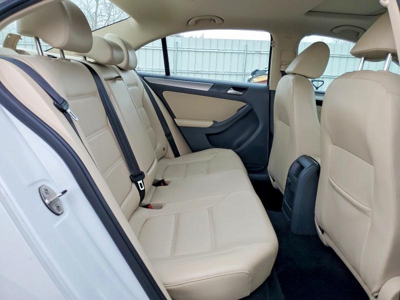 47331326 :رقم المزاد ، 3VWDB7AJ9HM411043 vin ، 2017 Volkswagen Jetta مزاد بيع