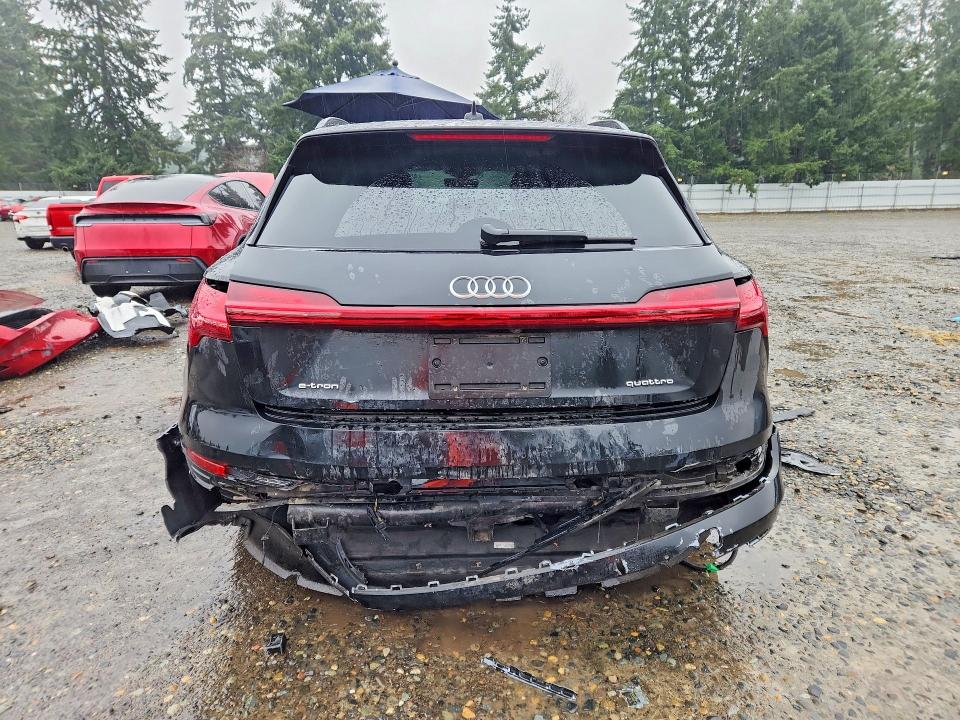 Продажа на аукционе авто 2021 Audi E-tron, vin: WA1AAAGEXMB021371, номер лота: 45570896