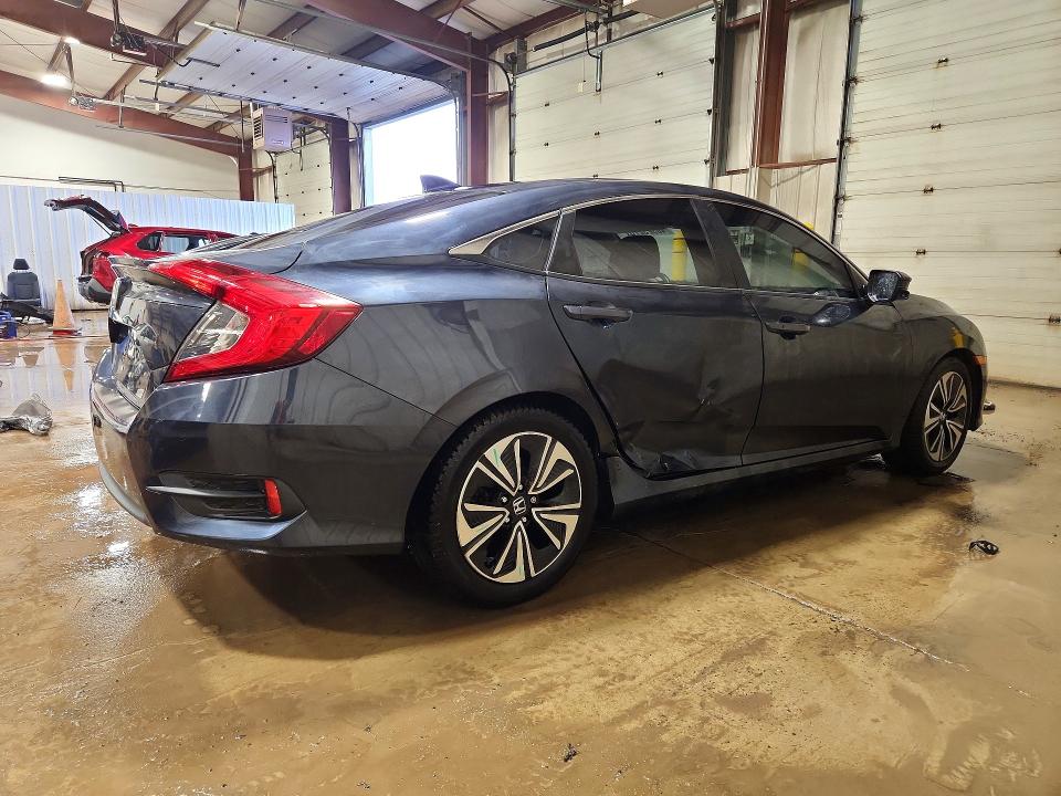 Продажа на аукционе авто 2018 Honda Civic, vin: 2HGFC1F32JH646177, номер лота: 46325276