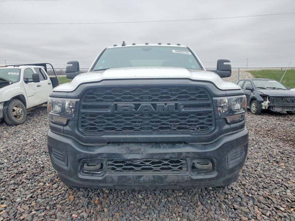 46069756 :رقم المزاد ، 3C63RRGLXRG208992 vin ، 2024 Ram 3500 مزاد بيع