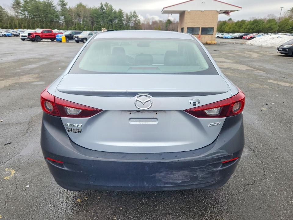 41597556 :رقم المزاد ، 3MZBN1V39JM205492 vin ، 2018 Mazda 3 مزاد بيع