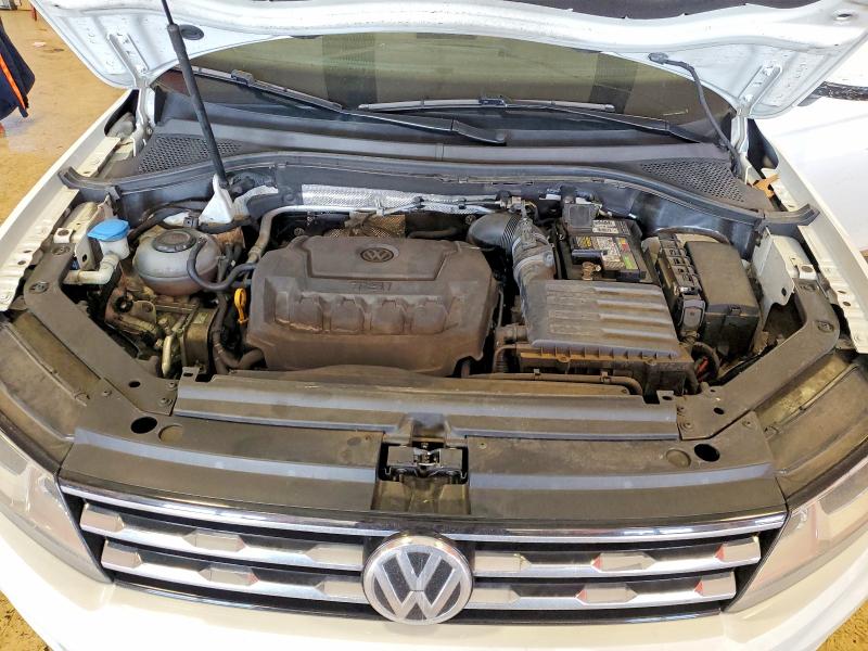 79827835 :رقم المزاد ، 3VV2B7AXXJM033725 vin ، 2018 Volkswagen Tiguan مزاد بيع