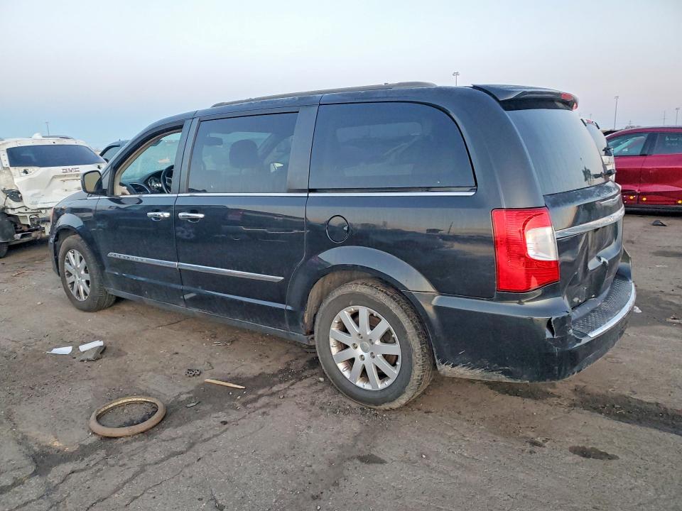 2015 Chrysler Town & Country მანქანა იყიდება აუქციონზე, vin: 2C4RC1BG1FR710683, აუქციონის ნომერი: 41636846