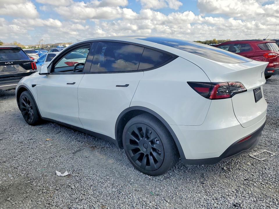 2025 Tesla Model Y მანქანა იყიდება აუქციონზე, vin: 7SAYGAEE2SF227884, აუქციონის ნომერი: 79630605