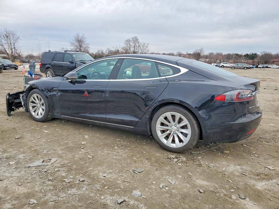 46364196 :رقم المزاد ، 5YJSA1E27GF170311 vin ، 2016 Tesla Model S مزاد بيع