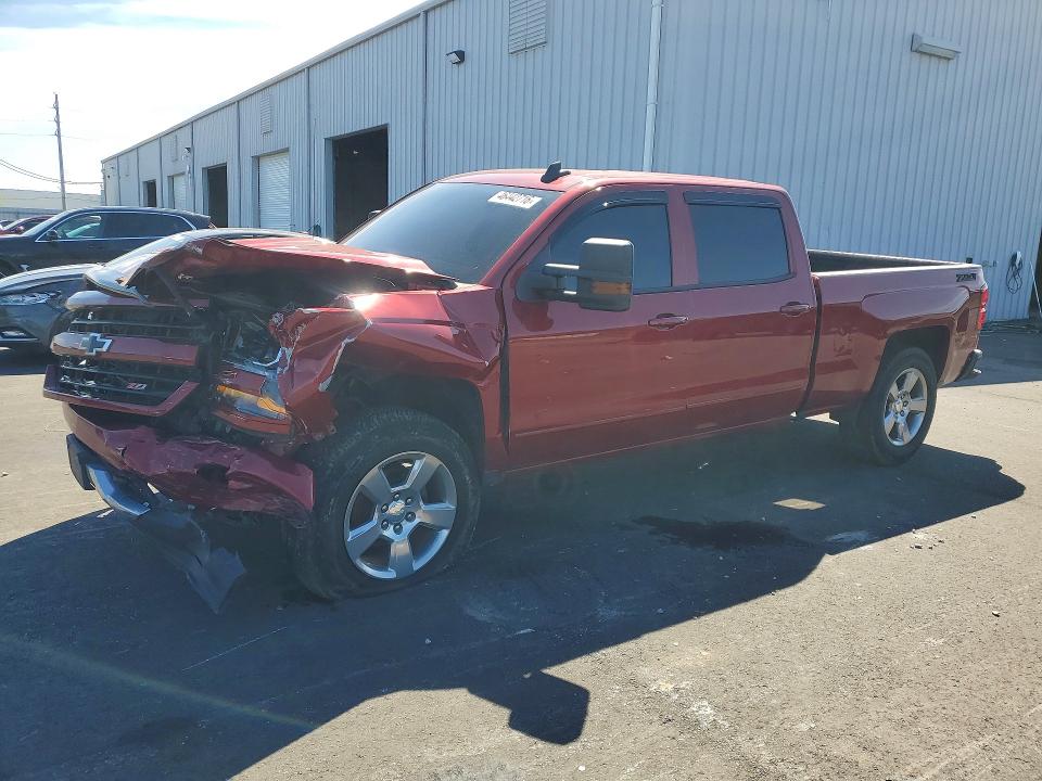 Auction sale of the 2018 Chevrolet Silverado, vin: 3GCUKREC8JG219949, lot number: 46442716