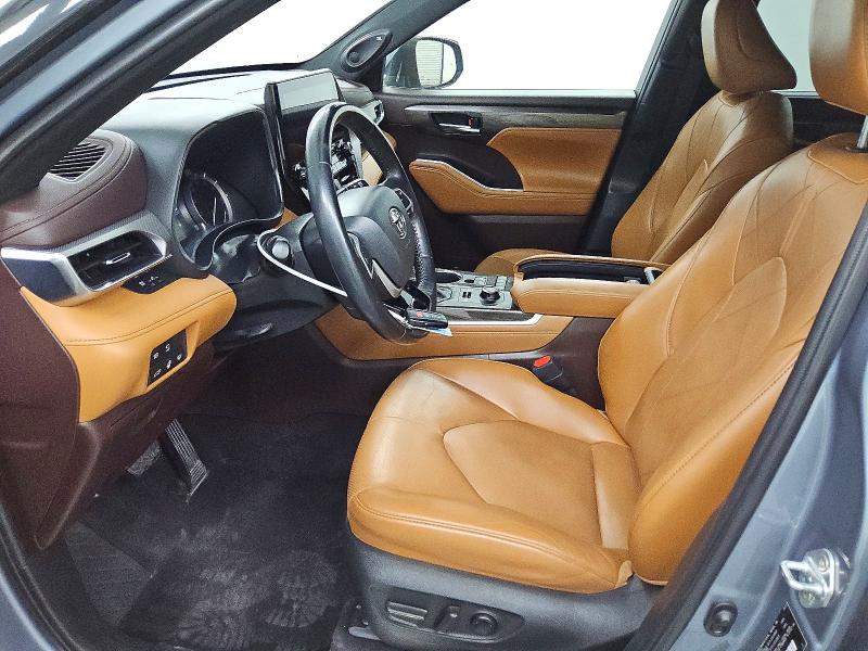 76465285 :رقم المزاد ، 5TDFZRBH1NS215737 vin ، 2022 Toyota Highlander مزاد بيع