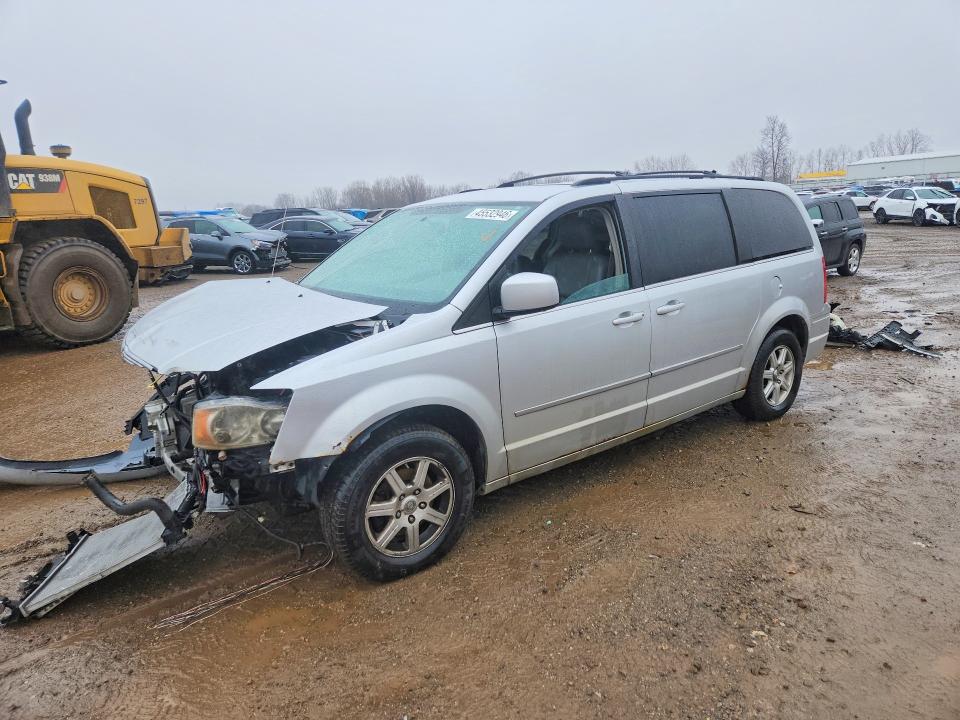 2010 Chrysler Town & Country მანქანა იყიდება აუქციონზე, vin: 2A4RR5D1XAR253812, აუქციონის ნომერი: 45532946