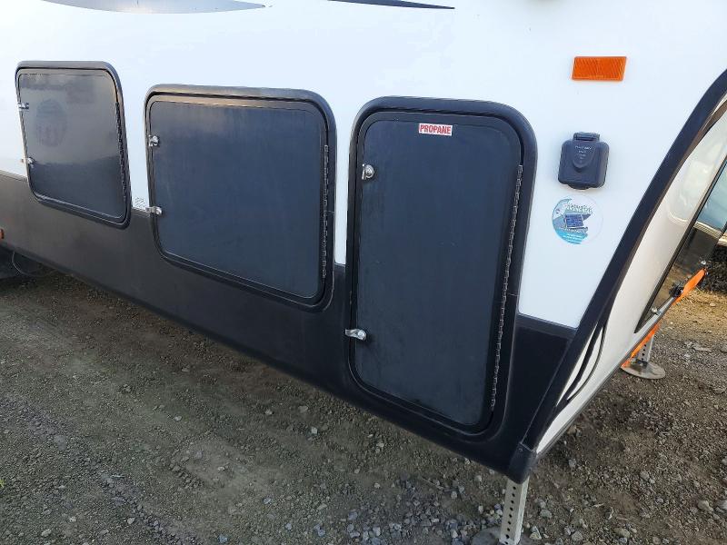 52206636 :رقم المزاد ، 4X4FSRF24H3012125 vin ، 2017 Foresriver 5th Wheel مزاد بيع