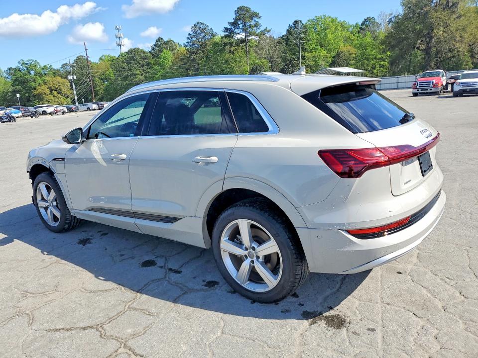Продаж на аукціоні авто 2019 Audi E-tron, vin: WA1LAAGE0KB024074, номер лоту: 47697596