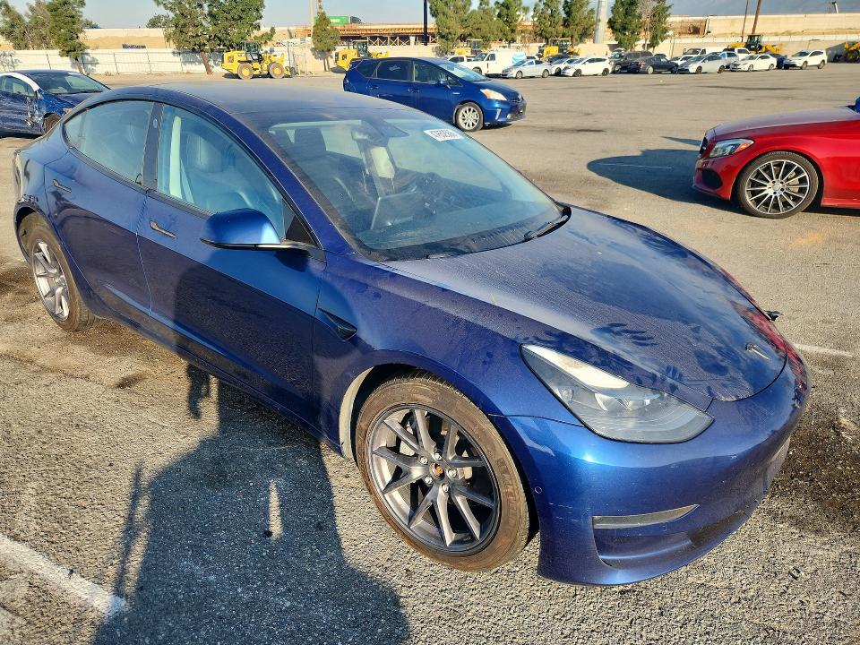 47652566 :رقم المزاد ، 5YJ3E1EB4NF145212 vin ، 2022 Tesla Model 3 مزاد بيع