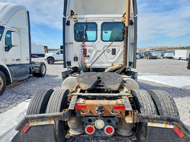 2016 Freightliner Cascadia 125 მანქანა იყიდება აუქციონზე, vin: 1FUBGEDV0GLHC5640, აუქციონის ნომერი: 46200246