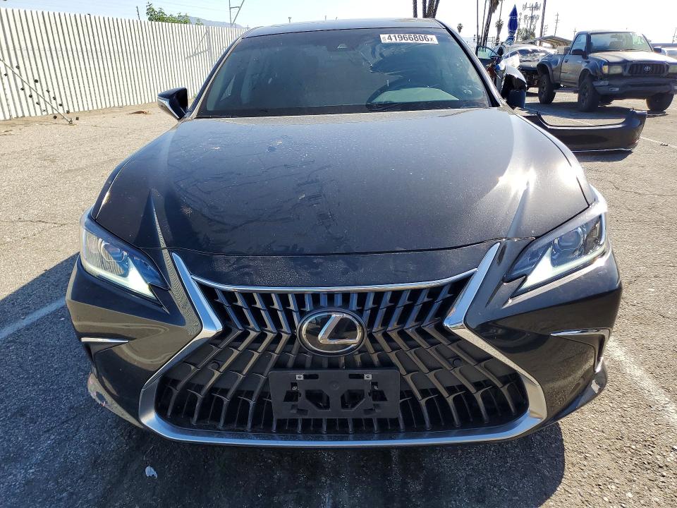 41966806 :رقم المزاد ، 58ADA1C11PU032472 vin ، 2023 Lexus Es 300h مزاد بيع