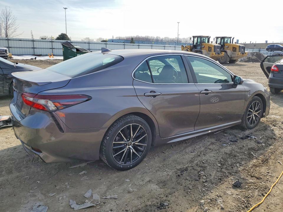 2021 Toyota Camry მანქანა იყიდება აუქციონზე, vin: 4T1G11AK0MU470038, აუქციონის ნომერი: 47448616
