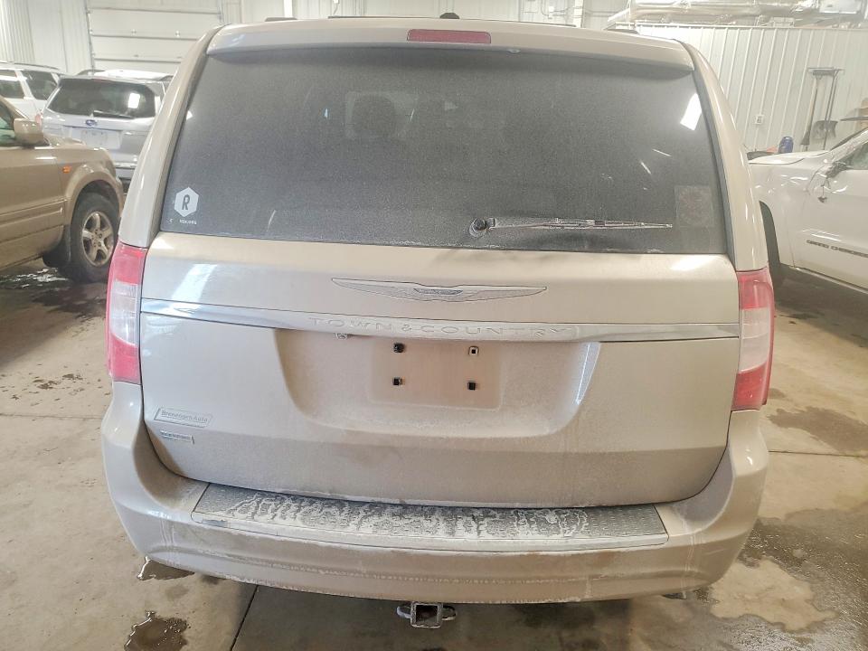 46057636 :رقم المزاد ، 2C4RC1BG7FR551586 vin ، 2015 Chrysler Town & Country مزاد بيع