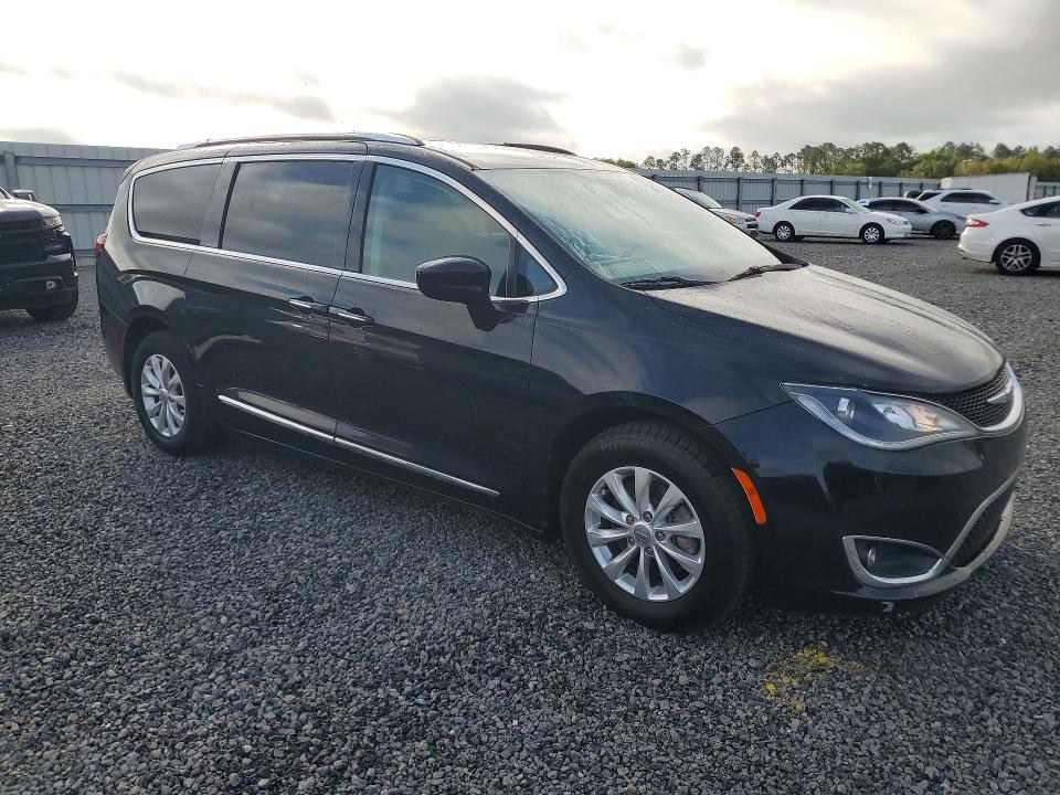 45736406 :رقم المزاد ، 2C4RC1BG6LR124718 vin ، 2020 Chrysler Pacifica مزاد بيع