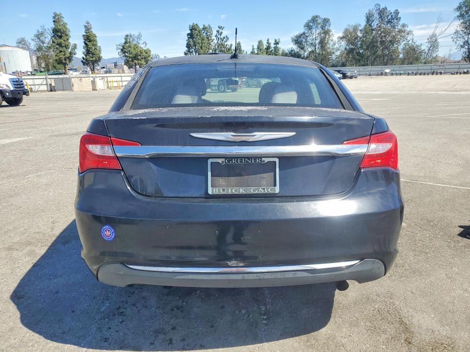 2013 Chrysler 200 მანქანა იყიდება აუქციონზე, vin: 1C3CCBAB8DN639997, აუქციონის ნომერი: 46058296