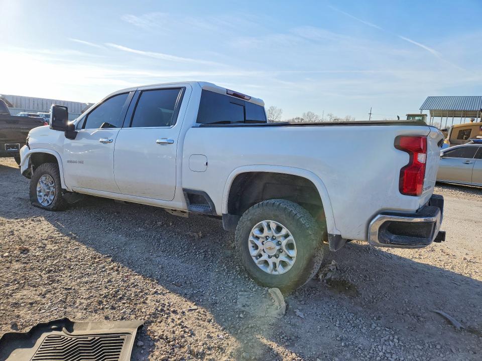 47613696 :رقم المزاد ، 1GC1YPEY6MF302707 vin ، 2021 Chevrolet Silverado مزاد بيع