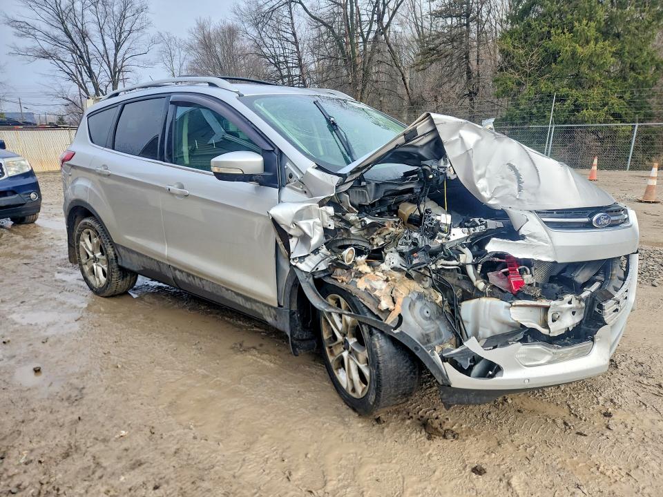 2014 Ford Escape მანქანა იყიდება აუქციონზე, vin: 1FMCU9J99EUC35835, აუქციონის ნომერი: 79200015
