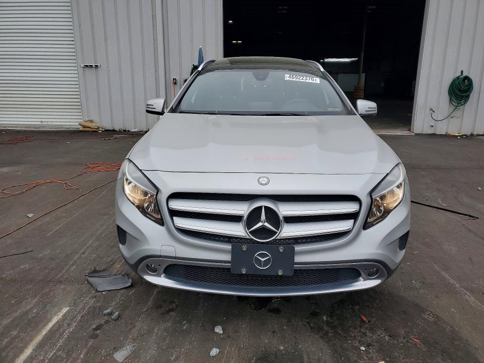 46922376 :رقم المزاد ، WDCTG4GB1HJ338420 vin ، 2017 Mercedes-benz Gla مزاد بيع