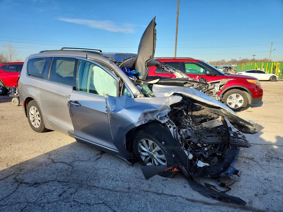 Продаж на аукціоні авто 2017 Chrysler Pacifica, vin: 2C4RC1BG7HR758918, номер лоту: 46689216