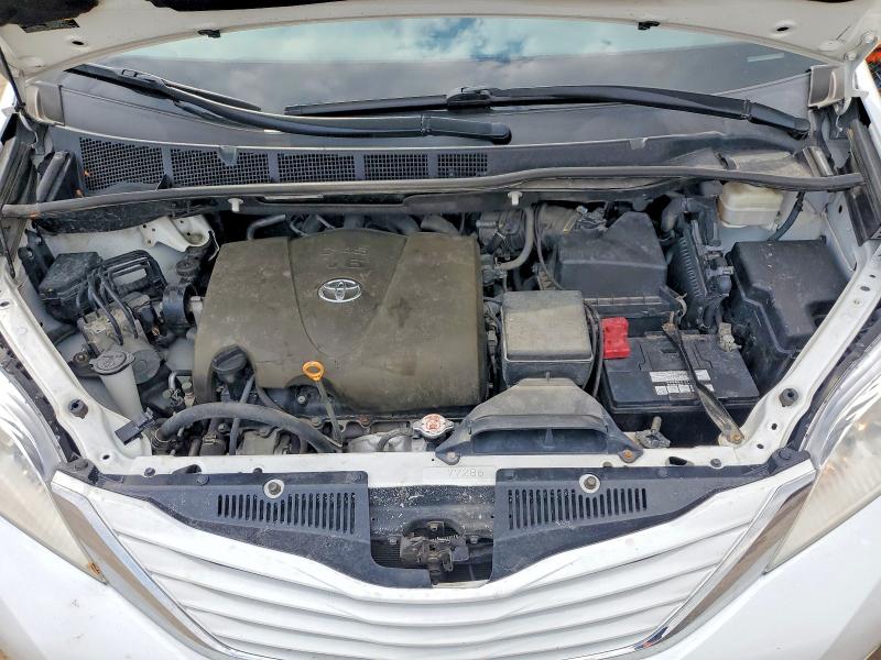 Продажа на аукционе авто 2017 Toyota Sienna, vin: 5TDKZ3DC5HS808048, номер лота: 46752176