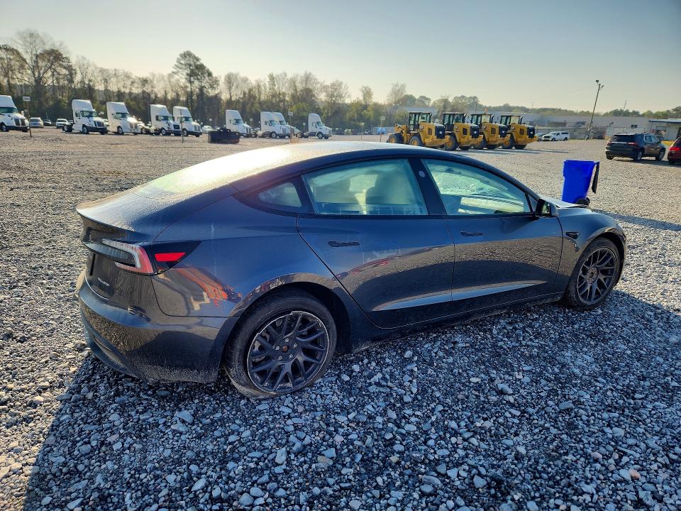 46566436 :رقم المزاد ، 5YJ3E1EBXSF907969 vin ، 2025 Tesla Model 3 مزاد بيع