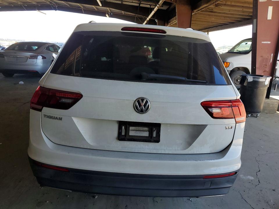 Продаж на аукціоні авто 2018 Volkswagen Tiguan, vin: 3VV1B7AX2JM109742, номер лоту: 46062176