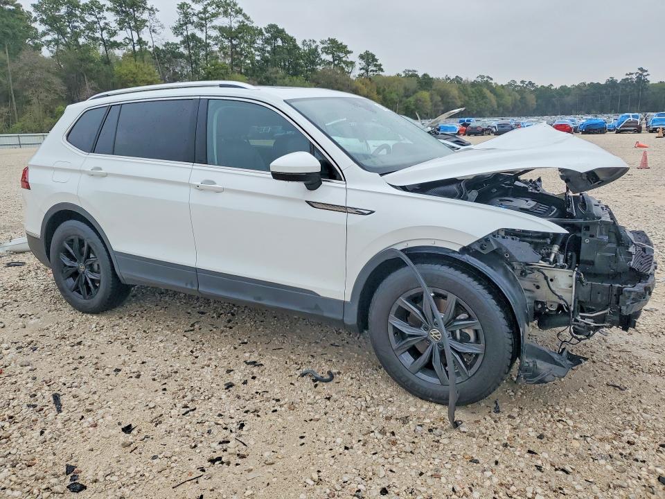 41740286 :رقم المزاد ، 3VV3B7AX8NM104124 vin ، 2022 Volkswagen Tiguan مزاد بيع