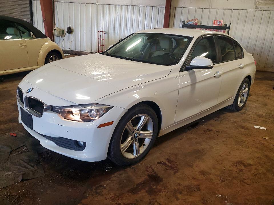 42066716 :رقم المزاد ، WBA3C3C5XDF982049 vin ، 2013 Bmw 320 مزاد بيع
