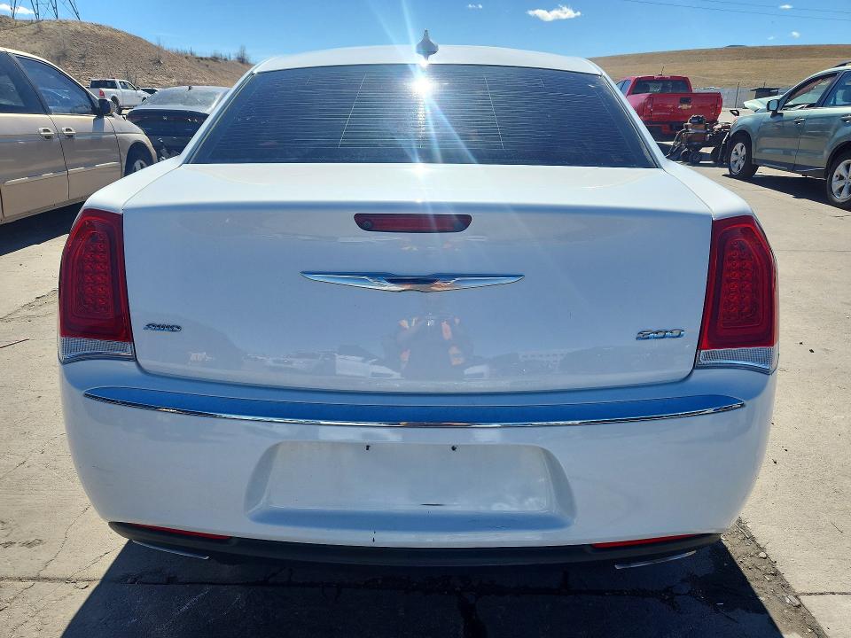 Продажа на аукционе авто 2016 Chrysler 300, vin: 2C3CCARG3GH270506, номер лота: 46934266