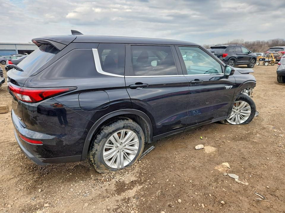 2024 Mitsubishi Outlander Max მანქანა იყიდება აუქციონზე, vin: JA4T5UA91RZ040822, აუქციონის ნომერი: 47659436