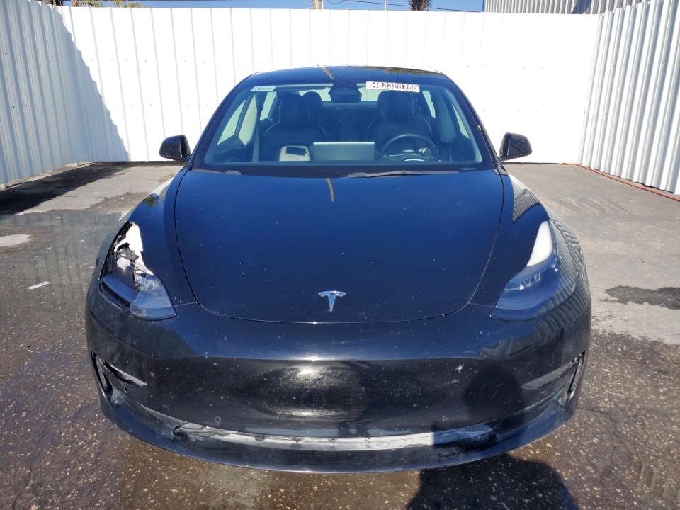 46232876 :رقم المزاد ، 5YJ3E1EA2NF372101 vin ، 2022 Tesla Model 3 مزاد بيع