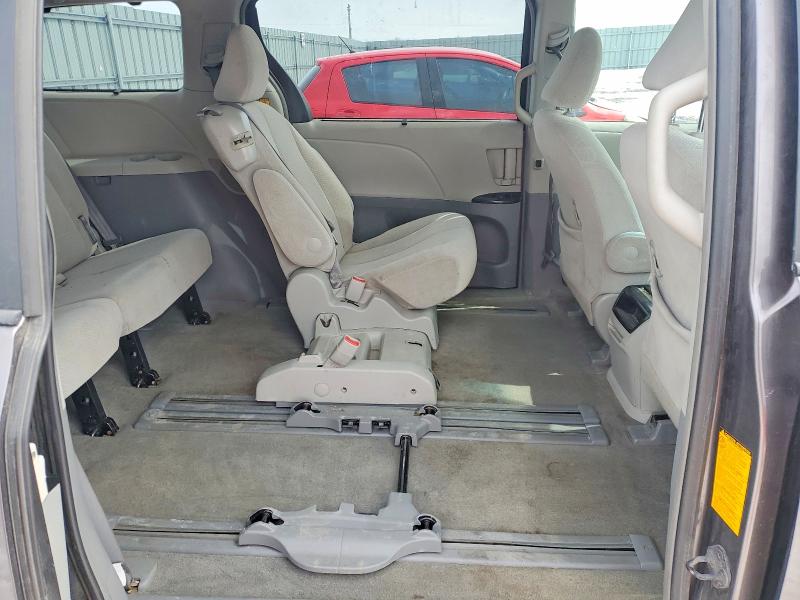2012 Toyota Sienna მანქანა იყიდება აუქციონზე, vin: 5TDKK3DC4CS267359, აუქციონის ნომერი: 46905766
