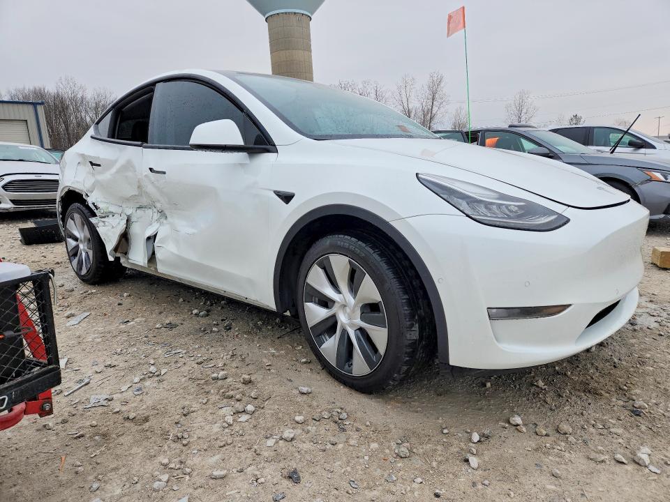 Auction sale of the 2022 Tesla Model Y, vin: 7SAYGDEEXNF354534, lot number: 47296396
