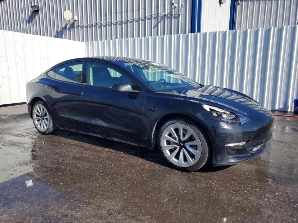 46232876 :رقم المزاد ، 5YJ3E1EA2NF372101 vin ، 2022 Tesla Model 3 مزاد بيع