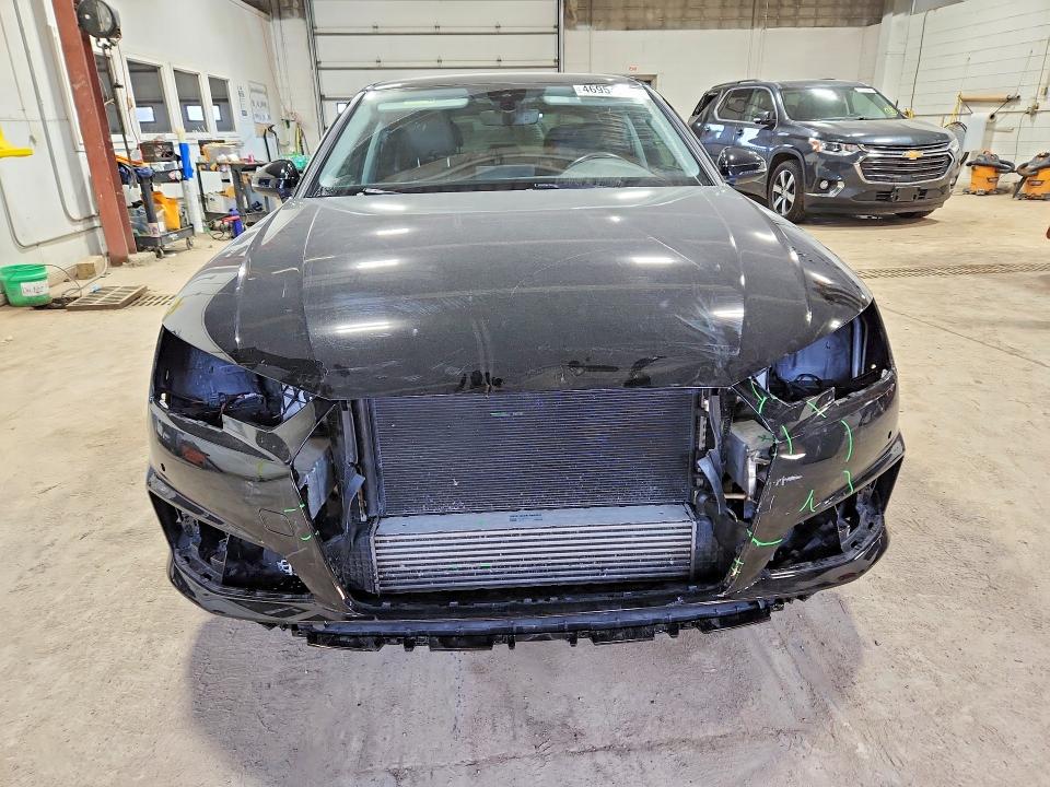Продаж на аукціоні авто 2019 Audi A4, vin: WAUENAF49KA037744, номер лоту: 46954366