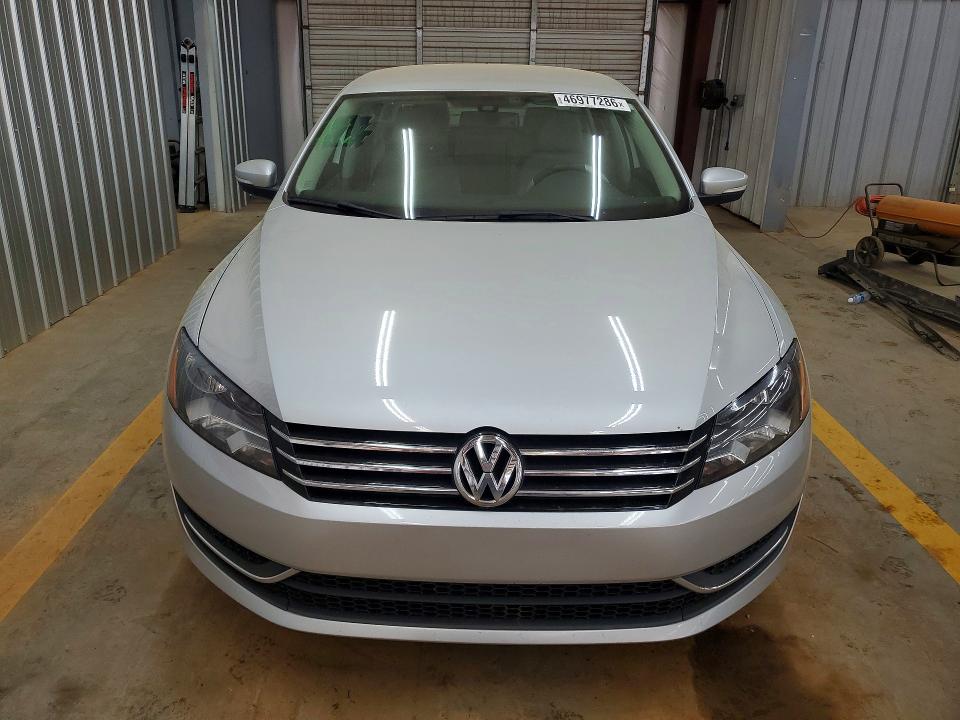 46977286 :رقم المزاد ، 1VWBP7A38DC013389 vin ، 2013 Volkswagen Passat مزاد بيع