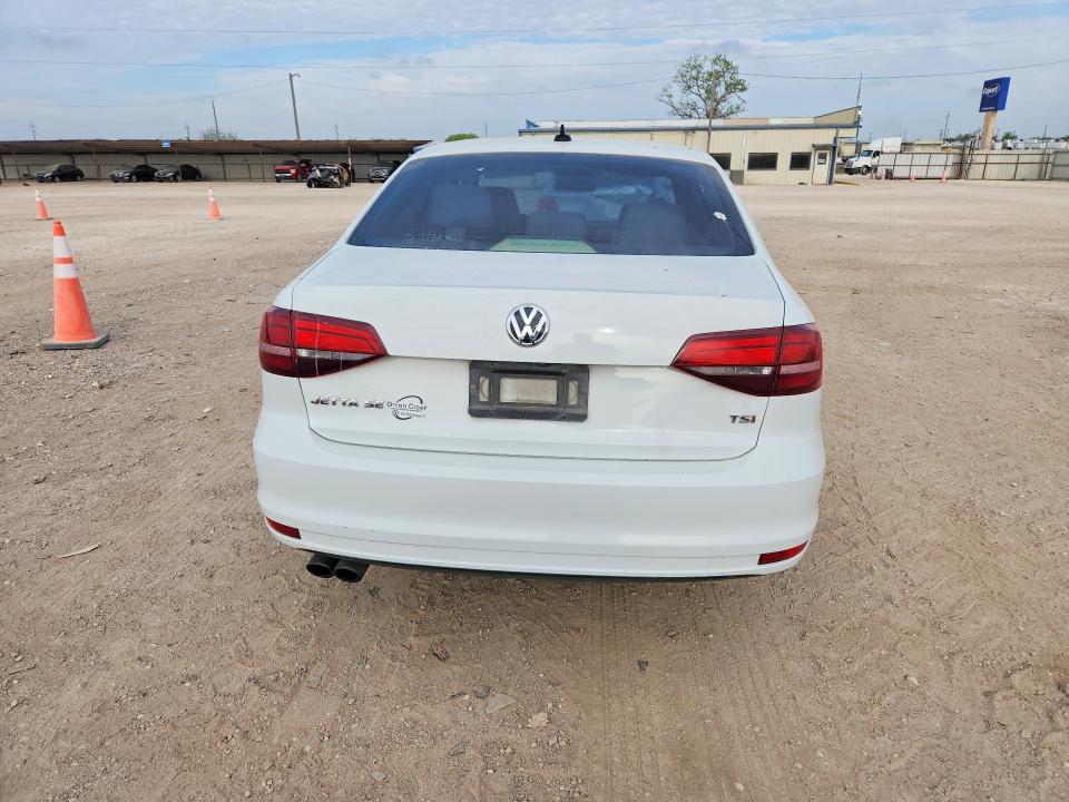 46813326 :رقم المزاد ، 3VWDB7AJ6JM252245 vin ، 2018 Volkswagen Jetta مزاد بيع