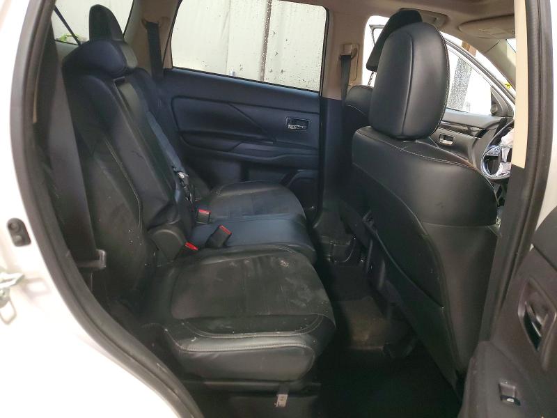 46934886 :رقم المزاد ، JA4AZ2A30LZ615107 vin ، 2020 Mitsubishi Outlander مزاد بيع