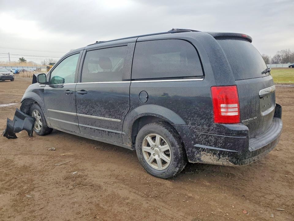 46915506 :رقم المزاد ، 2A4RR5D17AR113331 vin ، 2010 Chrysler Town & Country مزاد بيع