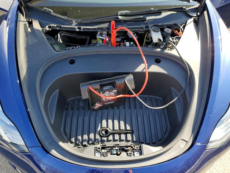 Продажа на аукционе авто 2023 Tesla Model 3, vin: 5YJ3E1EA0PF671153, номер лота: 47443716