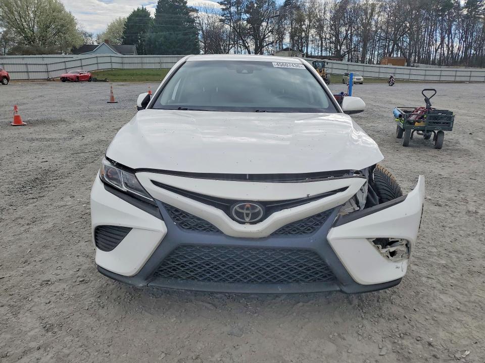 45607436 :رقم المزاد ، 4T1G11AK0LU324494 vin ، 2020 Toyota Camry مزاد بيع