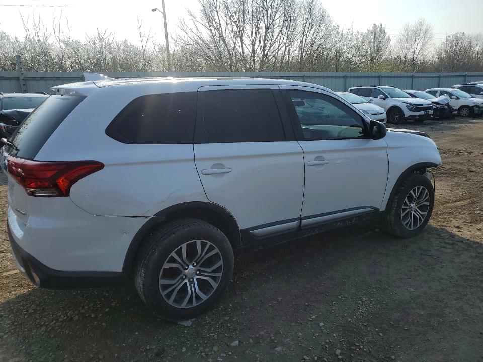 Продаж на аукціоні авто 2018 Mitsubishi Outlander, vin: JA4AD2A33JZ020988, номер лоту: 45924596