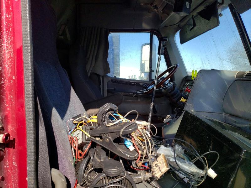 Продажа на аукционе авто 1998 Freightliner Conventional, vin: 1FUYSDYB5WP914456, номер лота: 79364935