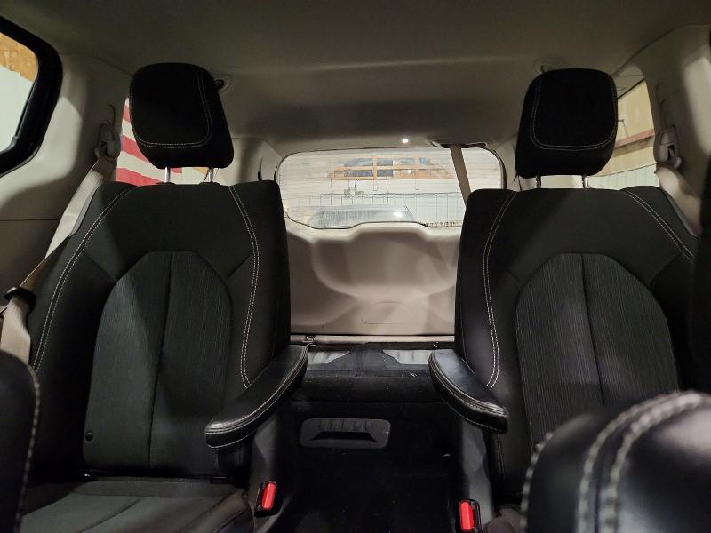 41642916 :رقم المزاد ، 2C4RC1CG2LR138484 vin ، 2020 Chrysler Voyager مزاد بيع