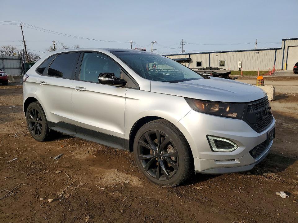 46543586 :رقم المزاد ، 2FMPK4AP8HBC56324 vin ، 2017 Ford Edge مزاد بيع