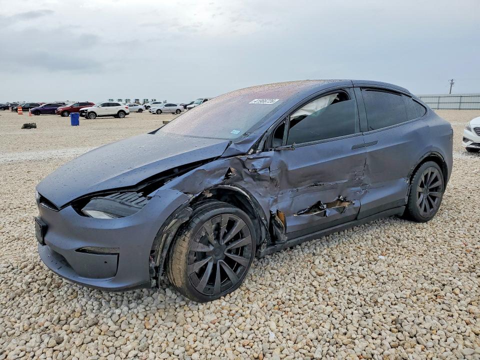 Auction sale of the 2022 Tesla Model X, vin: 7SAXCBE6XNF334501, lot number: 41966726
