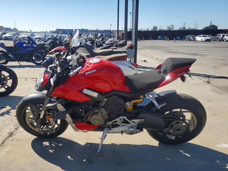 46955016 :رقم المزاد ، ZDMFAKNW3MB004008 vin ، 2021 Ducati Streetfighter مزاد بيع