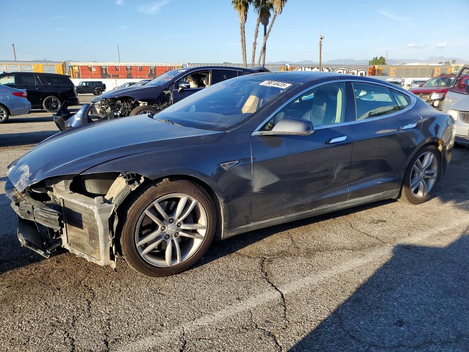 79618435 :رقم المزاد ، 5YJSA1H14EFP56139 vin ، 2014 Tesla Model S مزاد بيع
